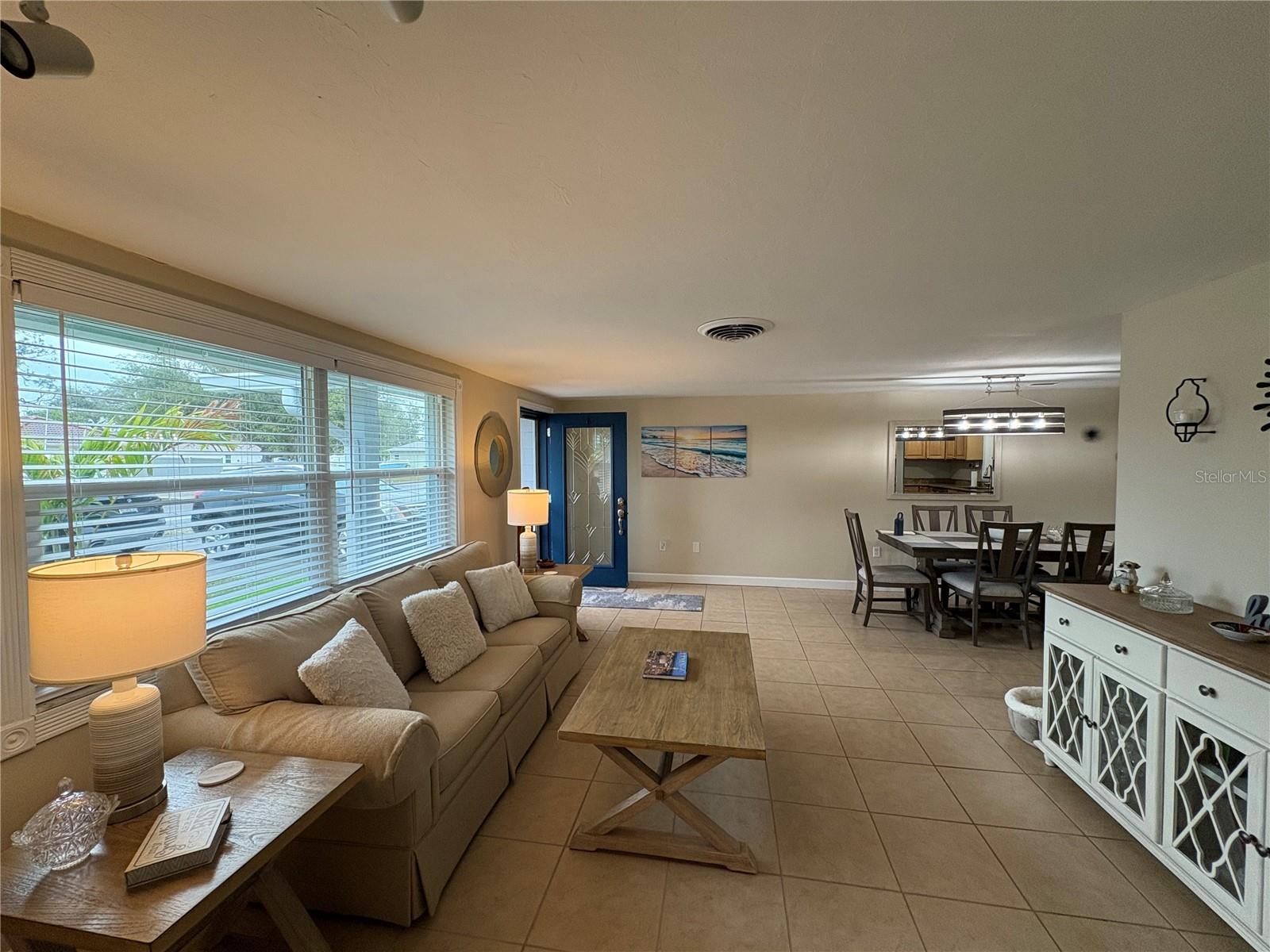 Image 6 of 27 For 3319 Shamrock Drive