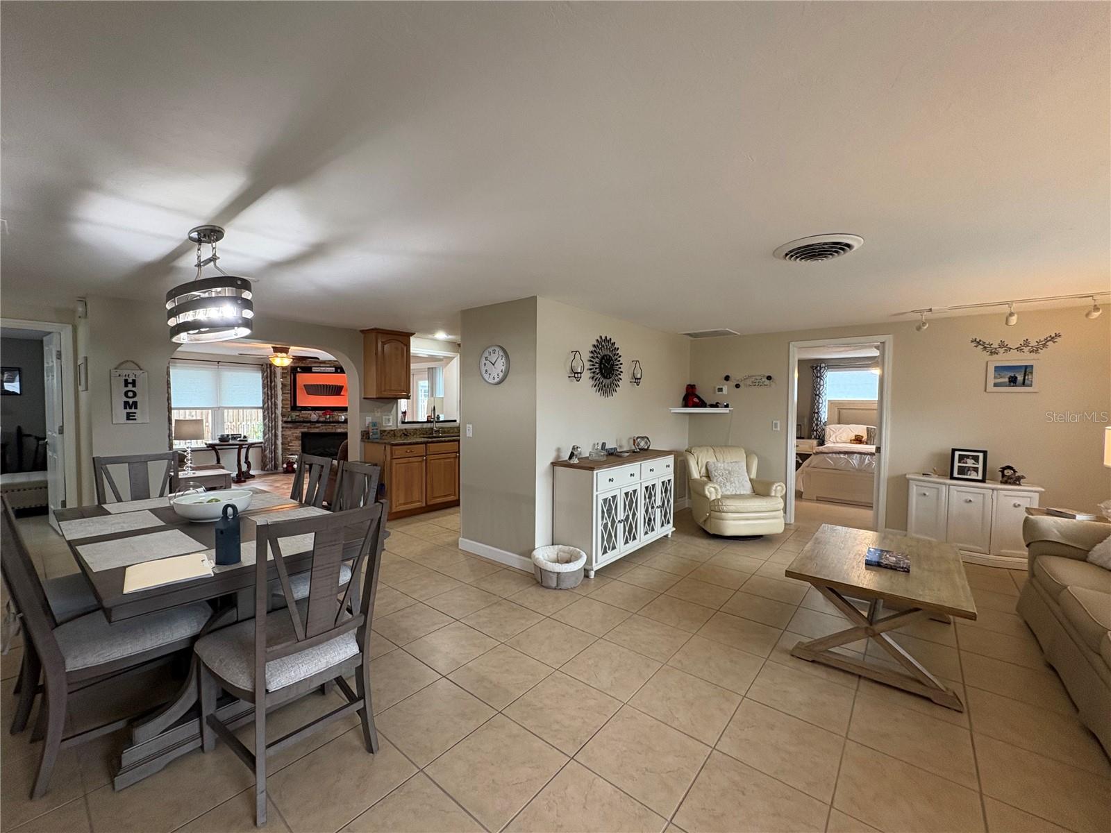 Image 9 of 27 For 3319 Shamrock Drive