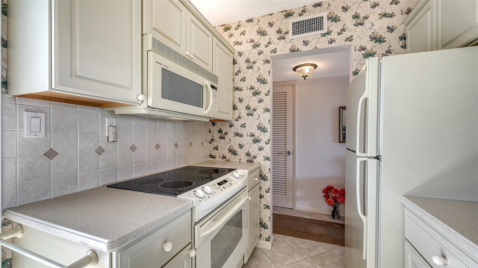 Image 21 of 45 For 777 John Ringling Boulevard 32