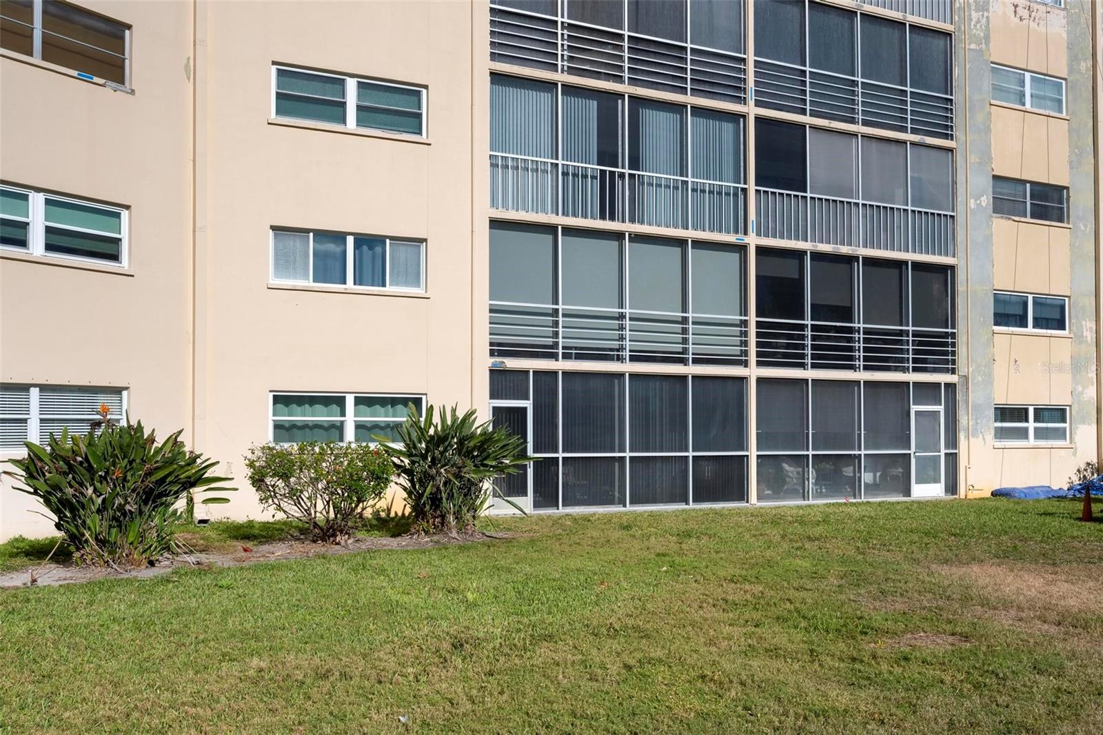 Image 24 of 34 For 4040 Ironwood Circle 102f