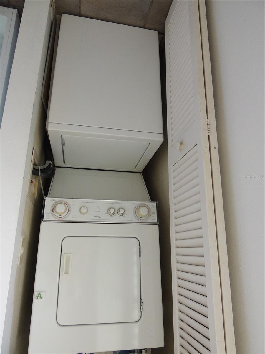 Image 18 of 31 For 324 Timberlake Drive 324