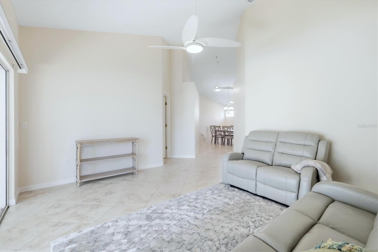 Image 11 of 57 For 5442 Fair Oaks Street 12c