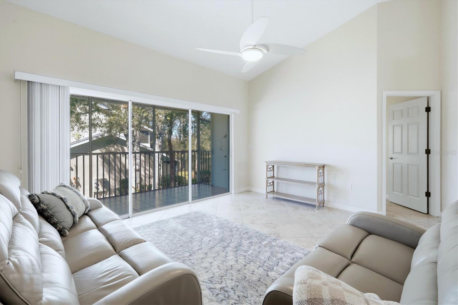 Image 12 of 57 For 5442 Fair Oaks Street 12c