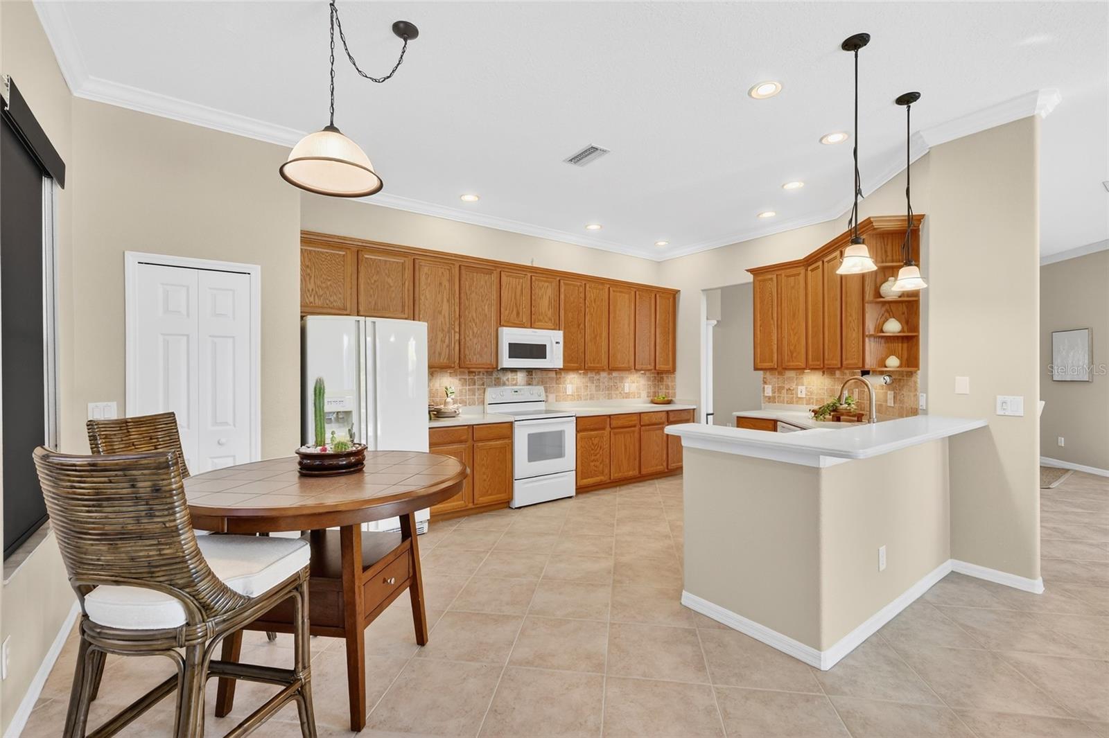 Image 15 of 45 For 3712 5th Avenue Ne