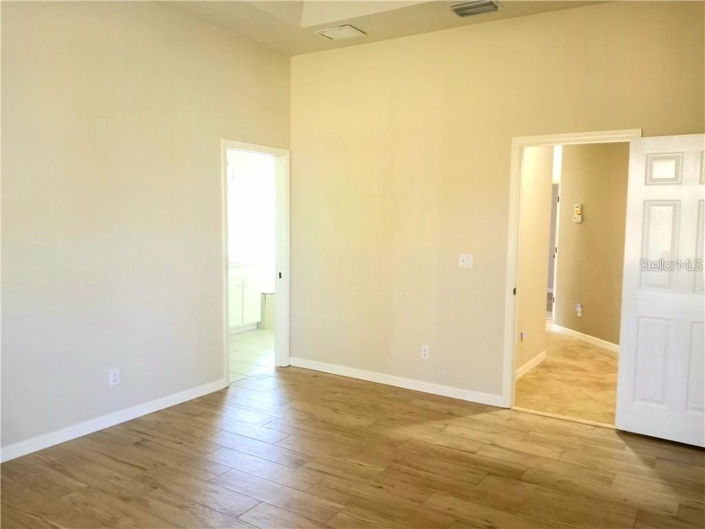 Image 11 of 26 For 5069 Flagstone Drive