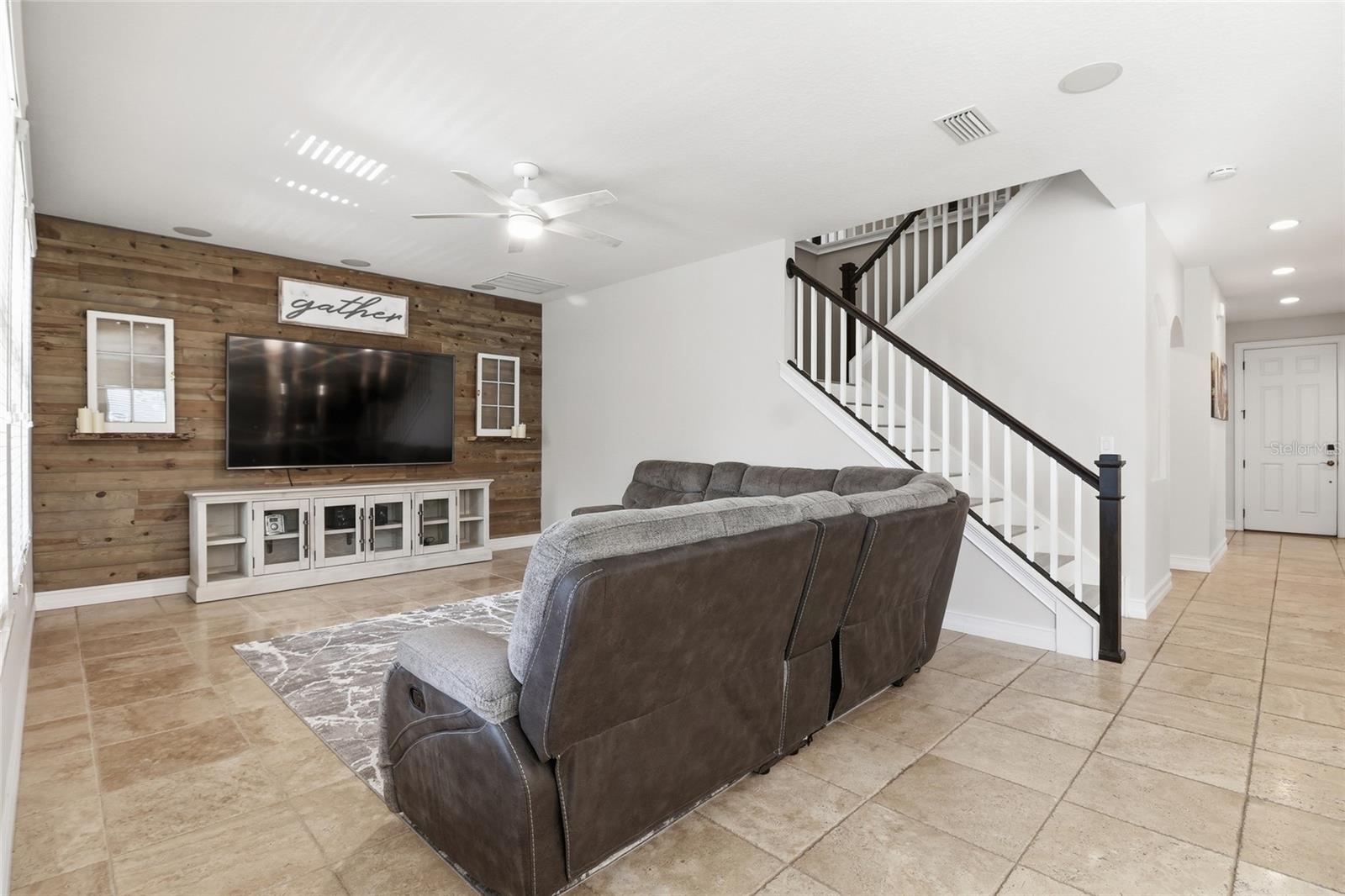 Image 11 of 62 For 12036 Longview Lake Circle