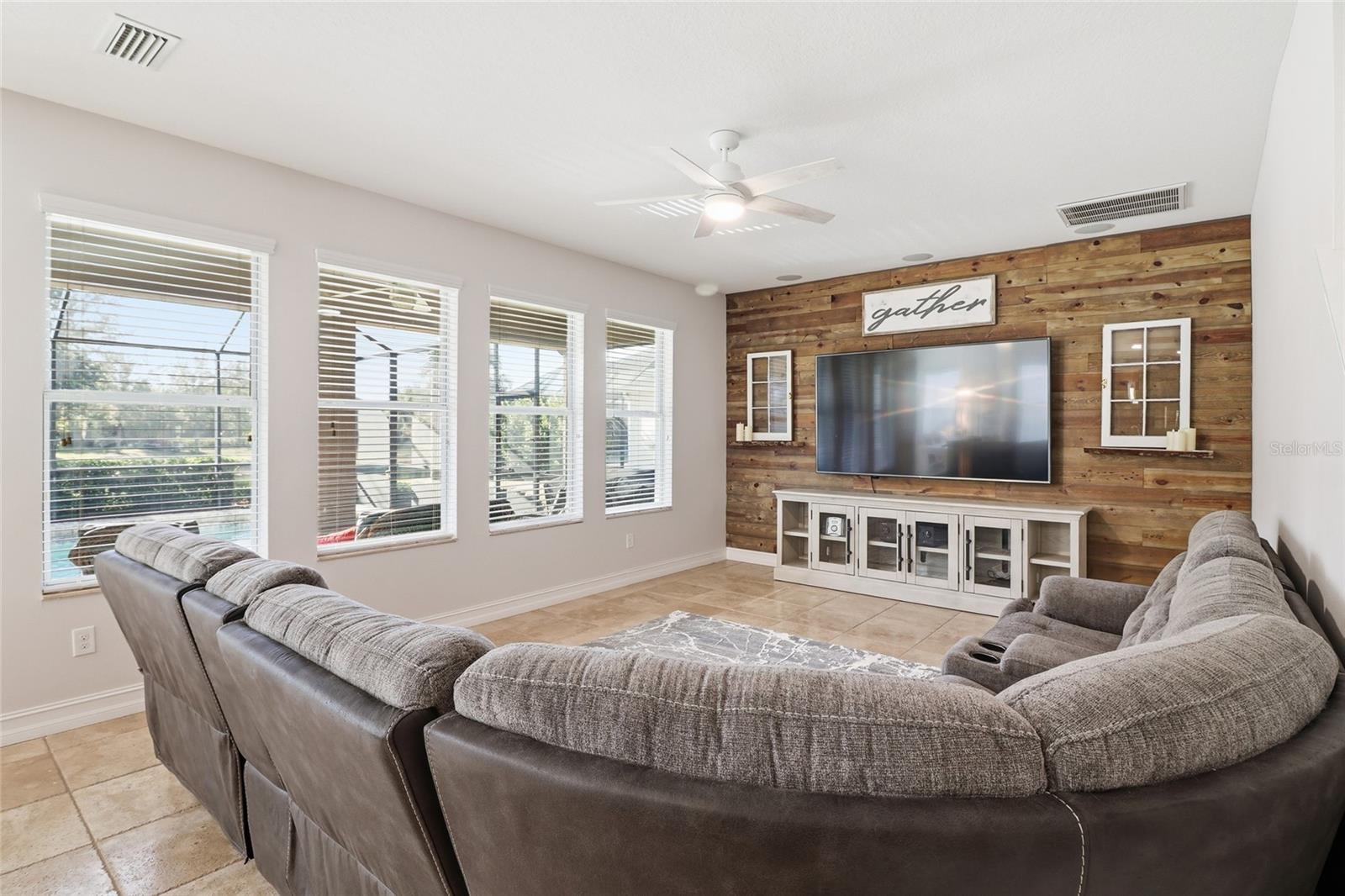 Image 12 of 62 For 12036 Longview Lake Circle