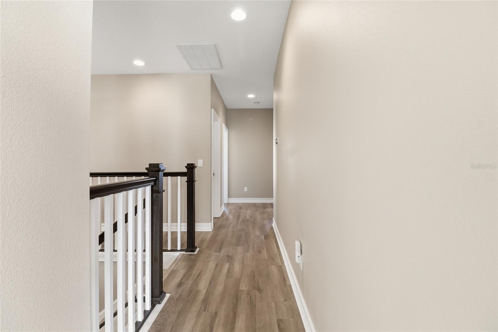 Image 18 of 62 For 12036 Longview Lake Circle