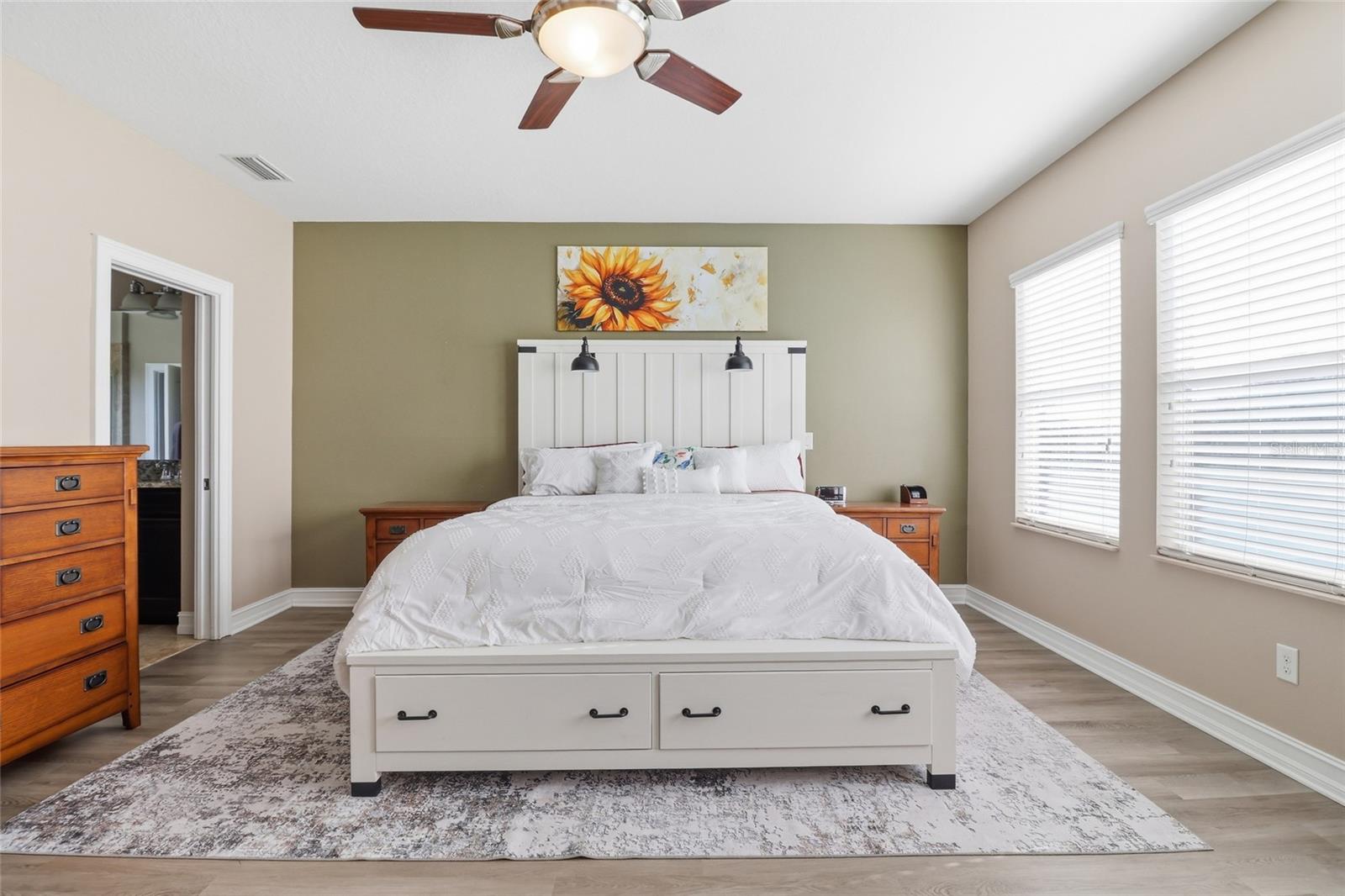 Image 19 of 62 For 12036 Longview Lake Circle