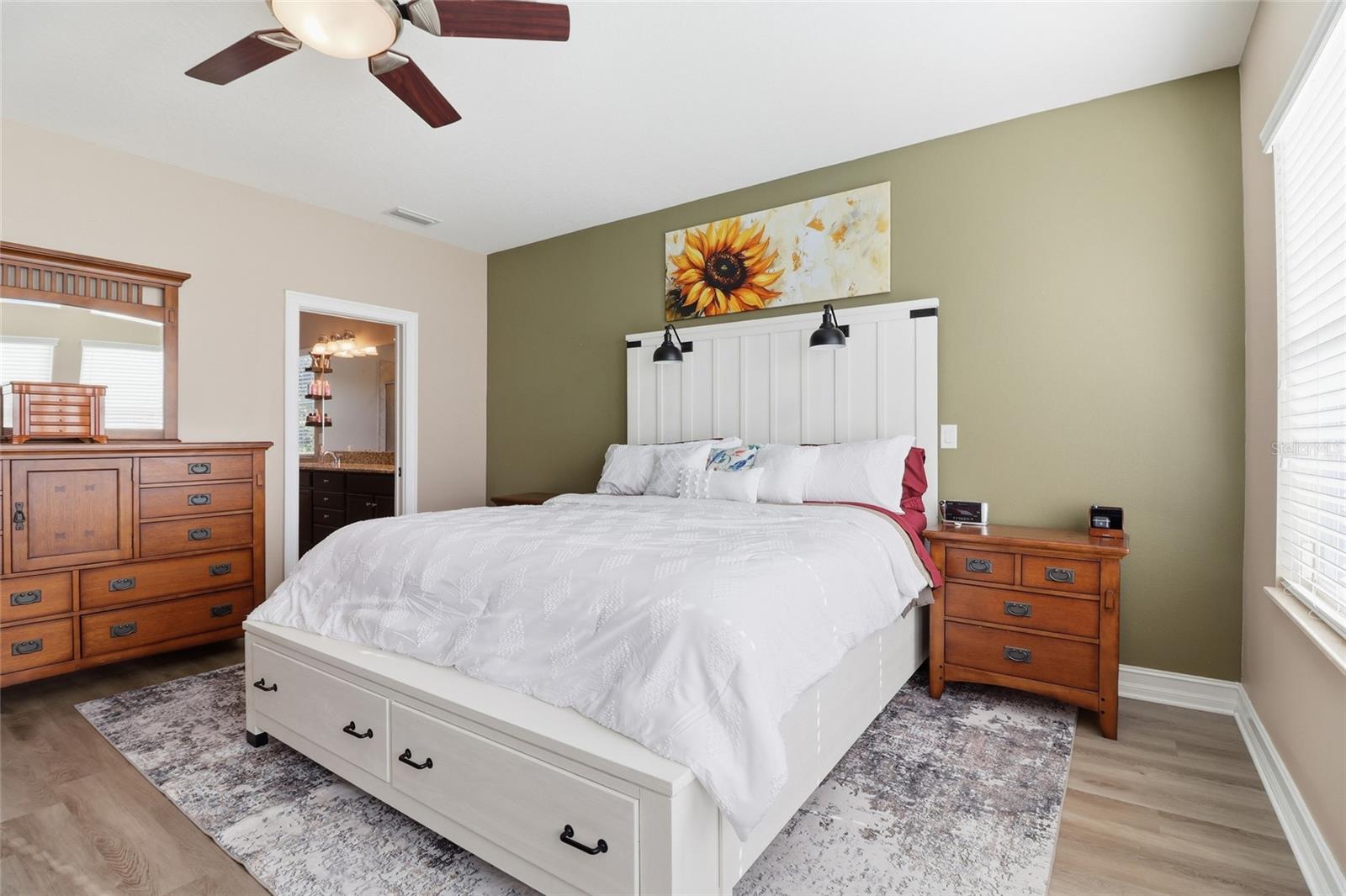 Image 20 of 62 For 12036 Longview Lake Circle