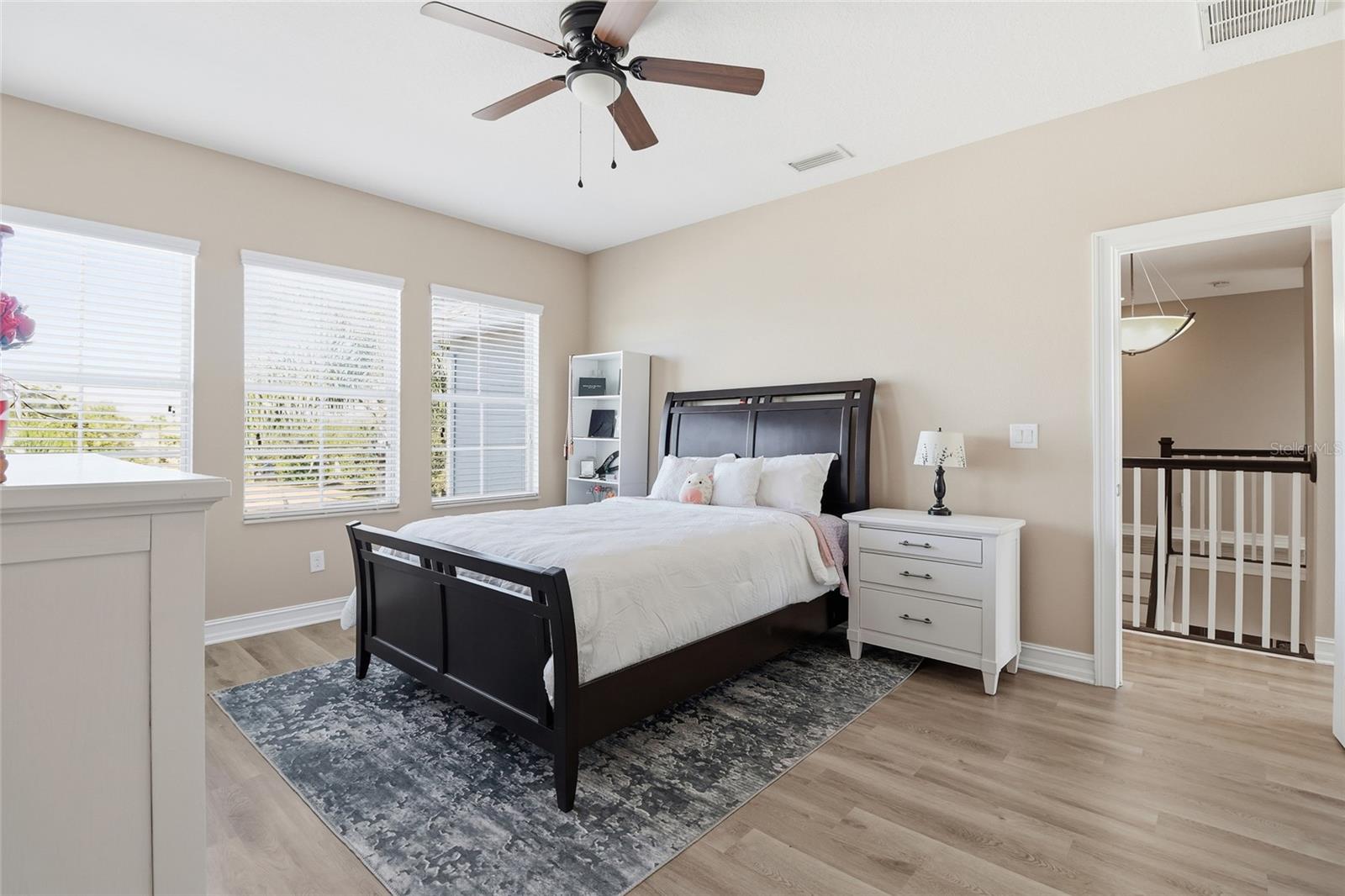 Image 26 of 62 For 12036 Longview Lake Circle