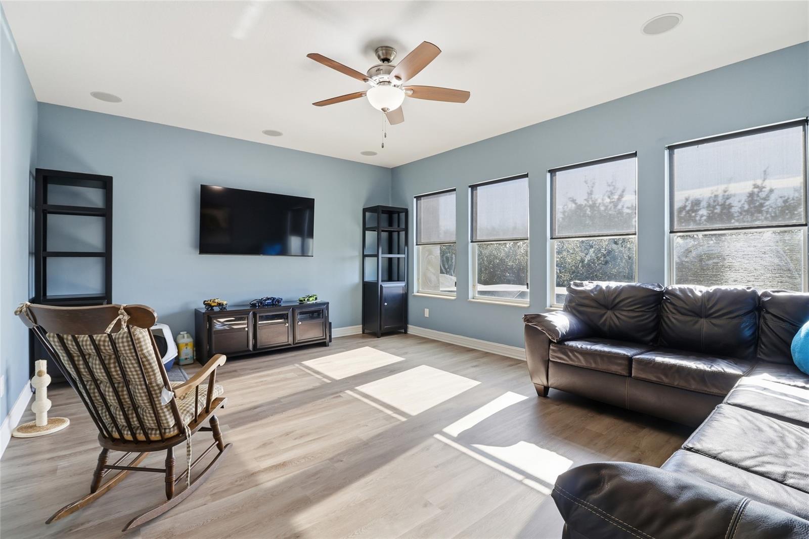 Image 28 of 62 For 12036 Longview Lake Circle