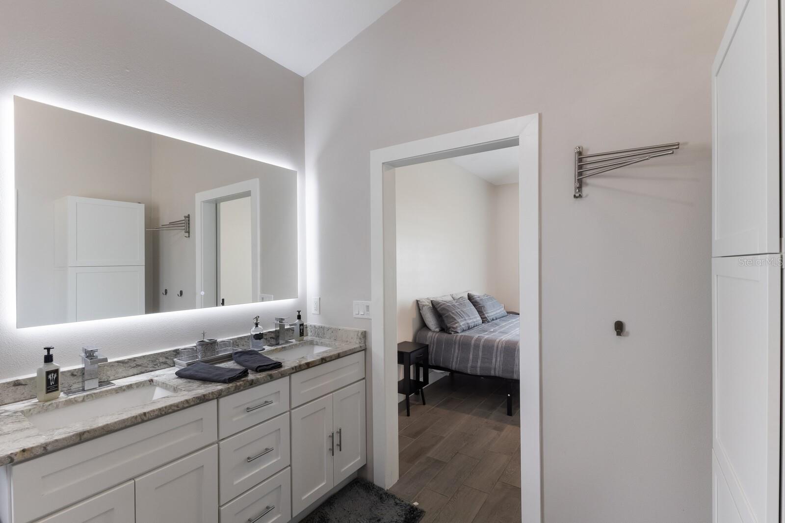 Image 15 of 24 For 1606 22nd Avenue W