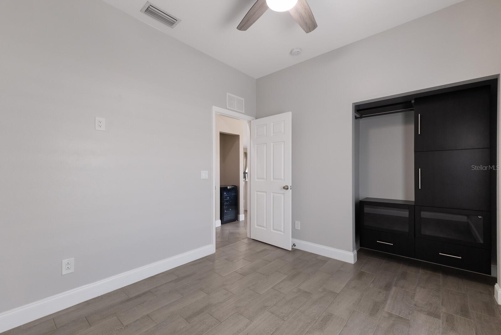 Image 18 of 24 For 1606 22nd Avenue W