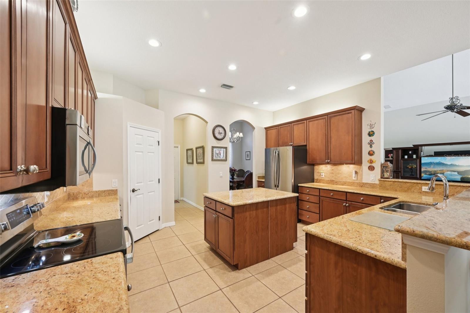 Image 12 of 56 For 15410 17th Avenue E