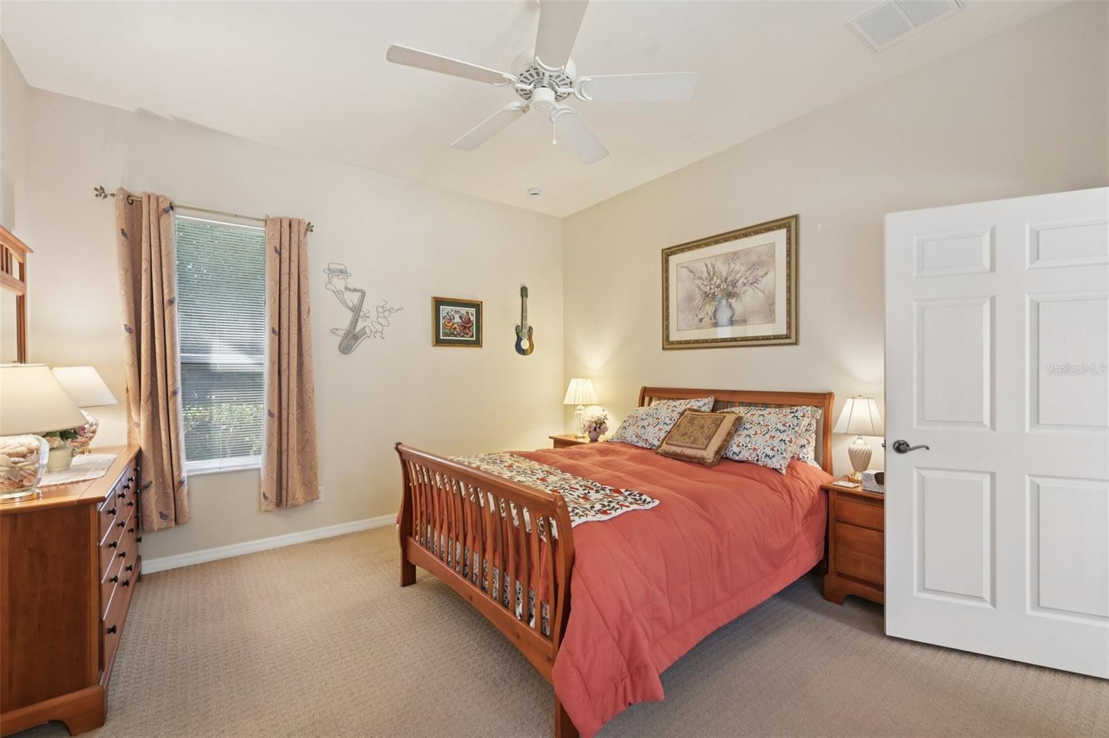 Image 20 of 56 For 15410 17th Avenue E