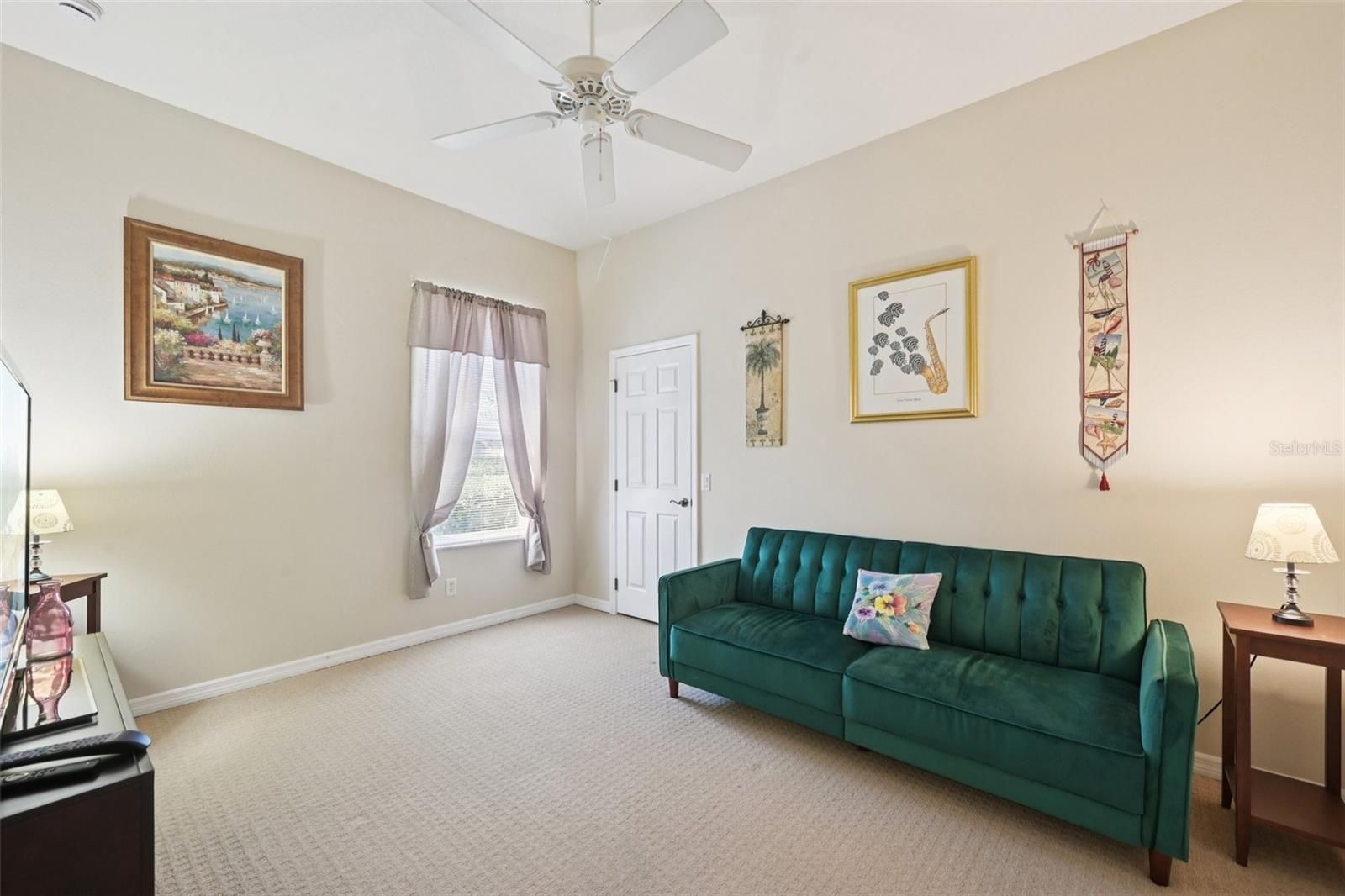 Image 27 of 56 For 15410 17th Avenue E