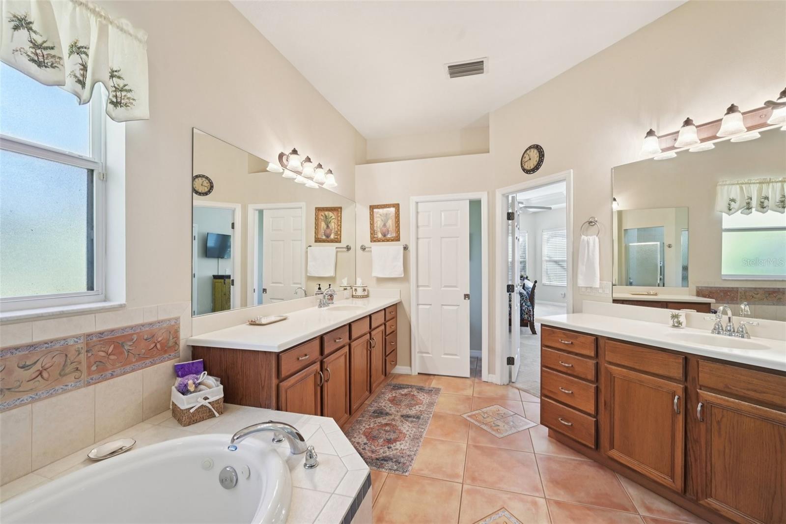 Image 35 of 56 For 15410 17th Avenue E