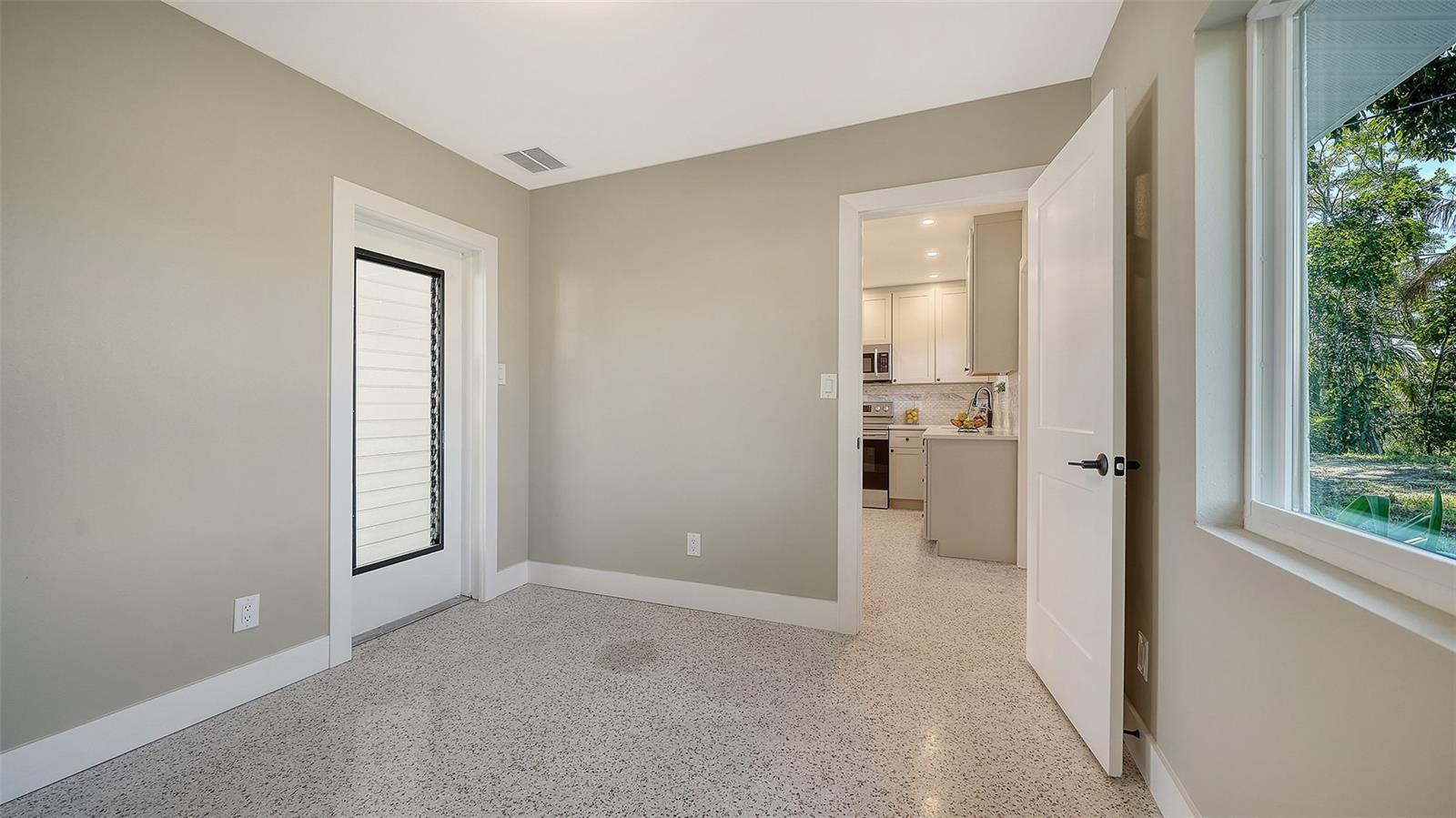 Image 13 of 30 For 5914 Albert Place