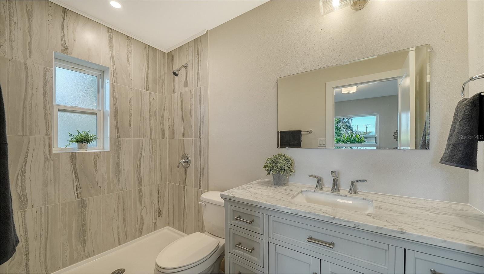 Image 16 of 30 For 5914 Albert Place