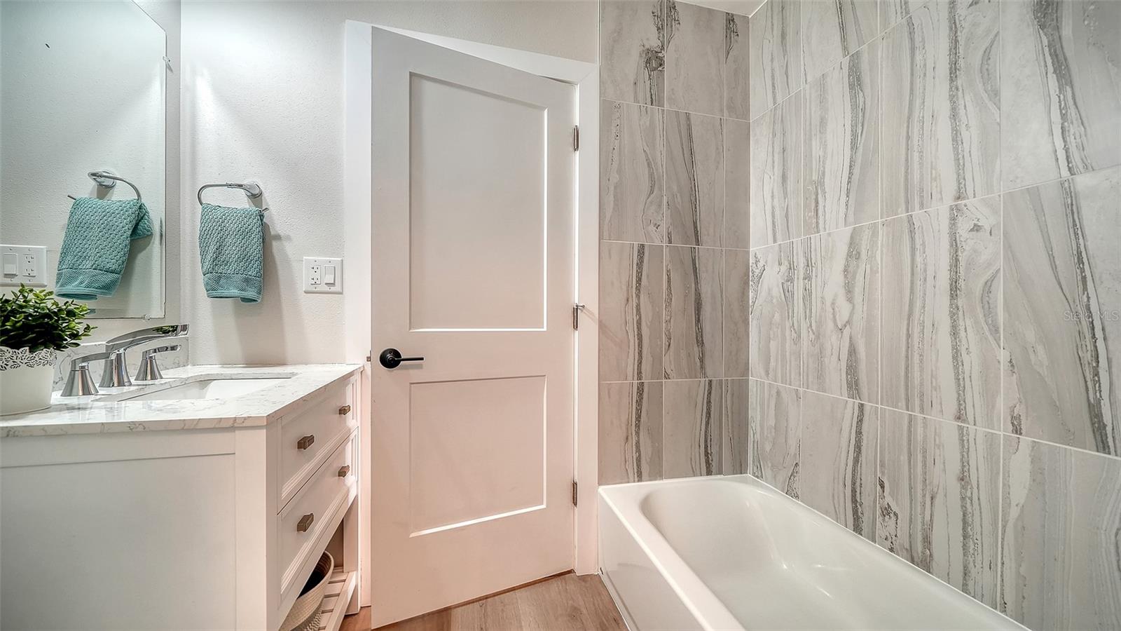 Image 19 of 30 For 5914 Albert Place