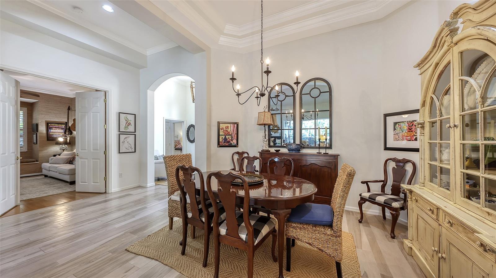 Image 11 of 59 For 8175 Abingdon Court