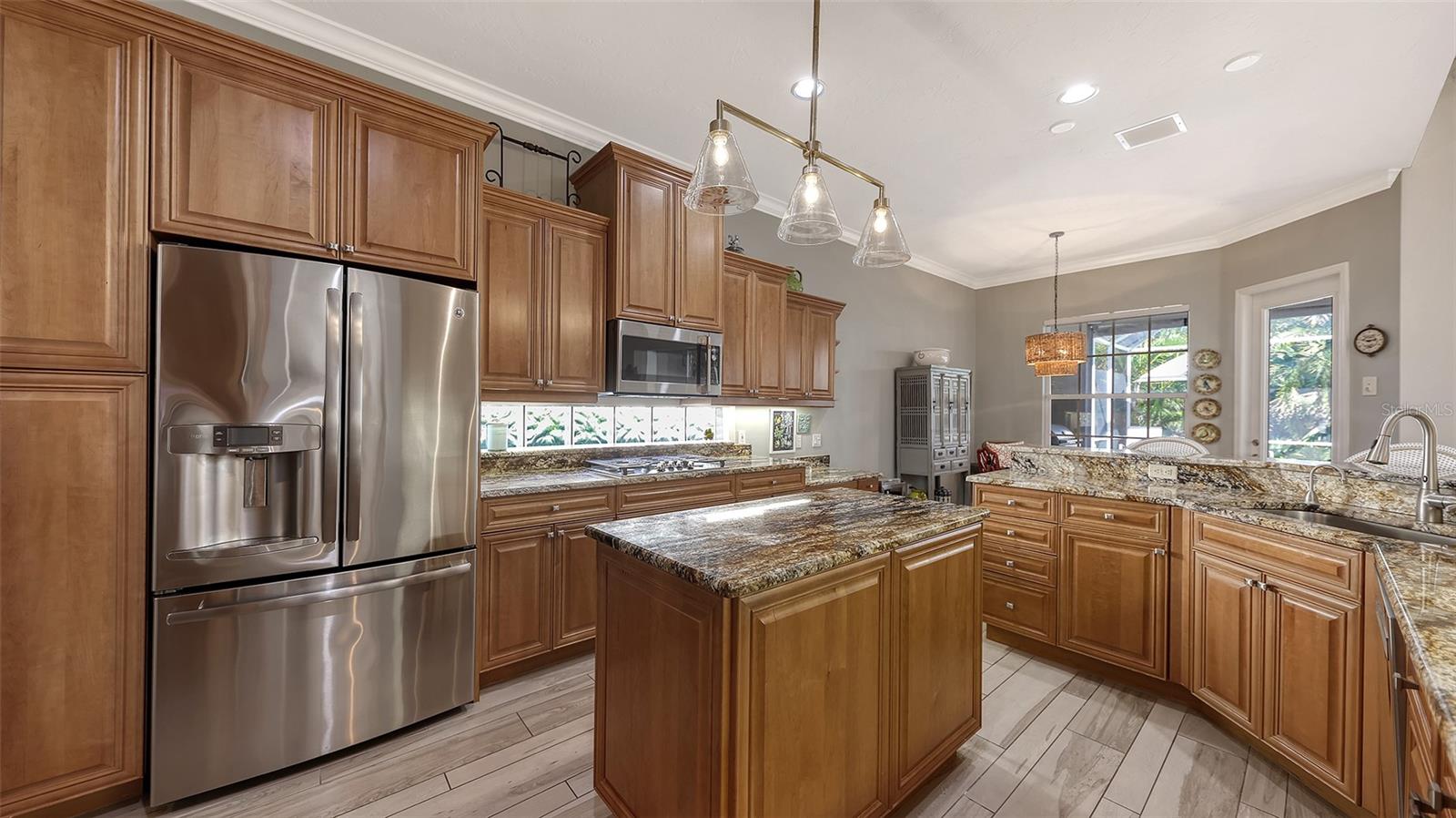 Image 14 of 59 For 8175 Abingdon Court