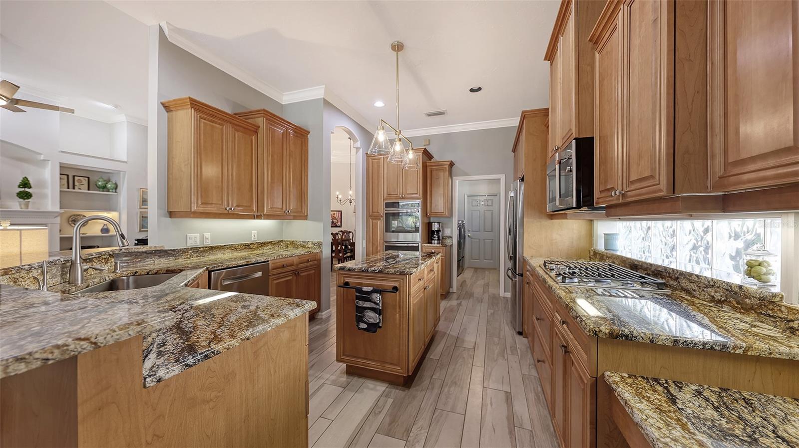 Image 15 of 59 For 8175 Abingdon Court