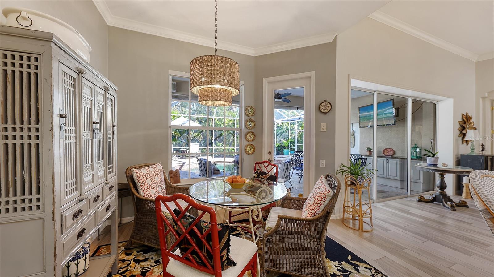 Image 17 of 59 For 8175 Abingdon Court