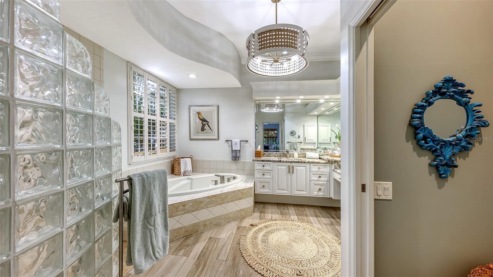 Image 22 of 59 For 8175 Abingdon Court