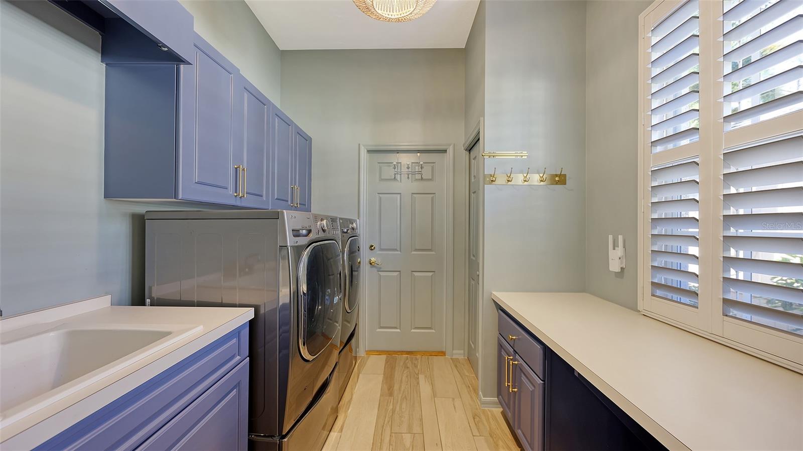 Image 29 of 59 For 8175 Abingdon Court