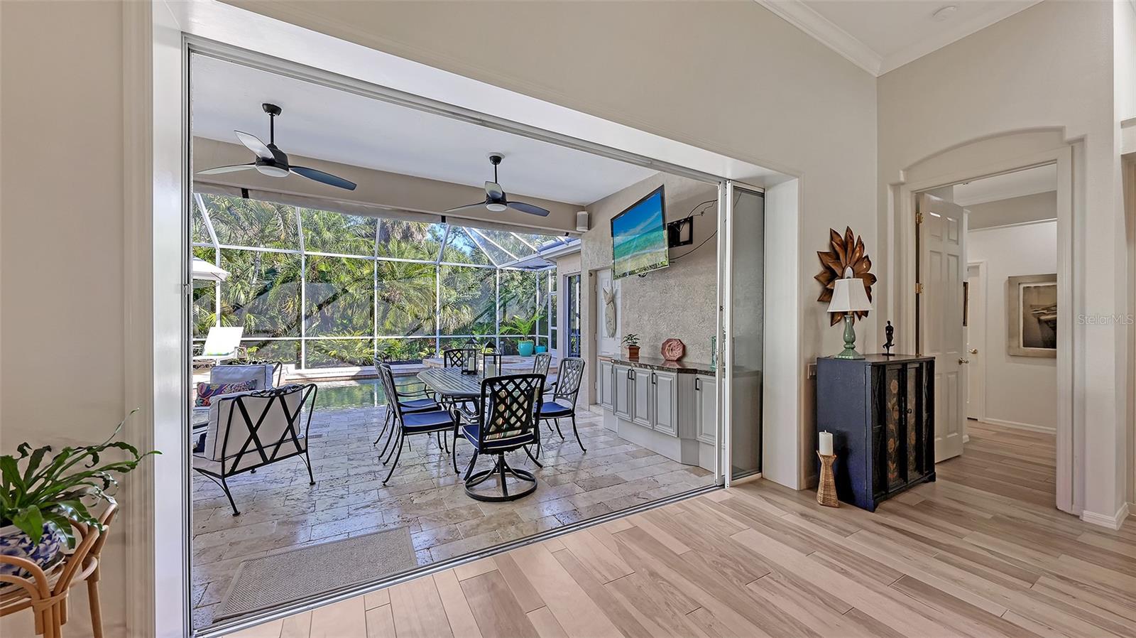 Image 30 of 59 For 8175 Abingdon Court