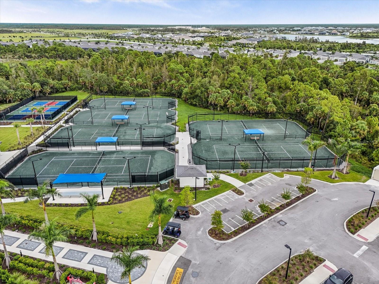 Image 37 of 58 For 12320 Wellen Golf Street 402