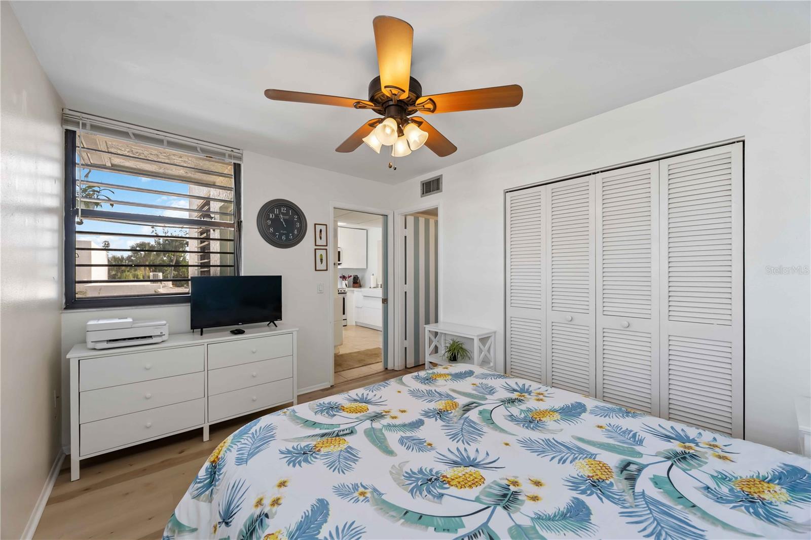 Image 15 of 31 For 320 Timber Lake Drive 320