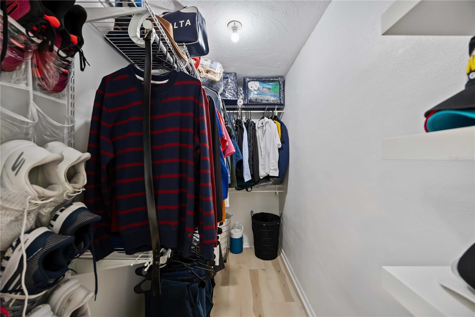 Image 20 of 31 For 320 Timber Lake Drive 320