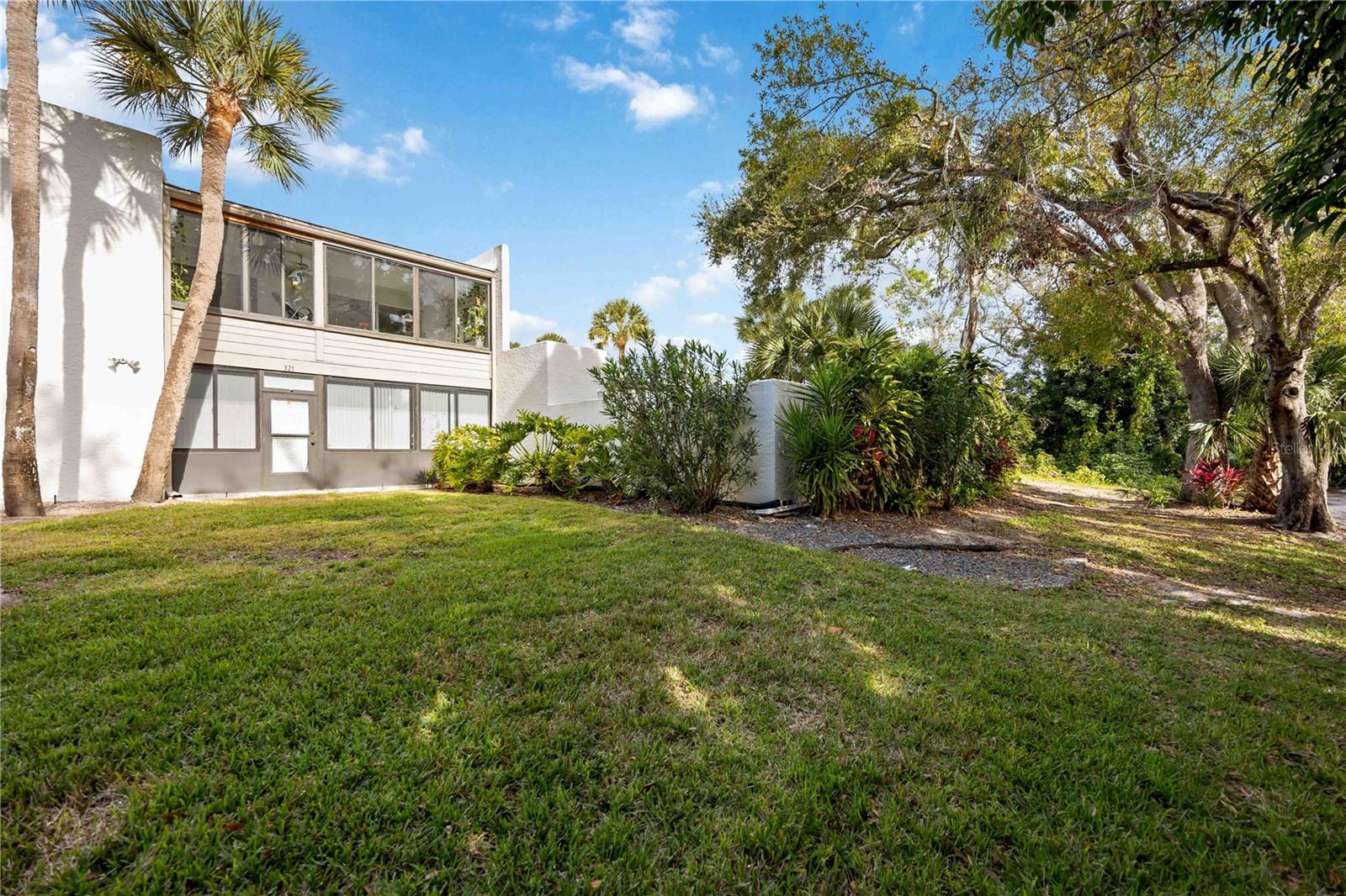 Image 29 of 31 For 320 Timber Lake Drive 320