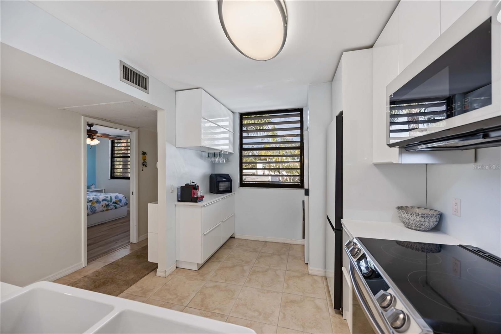 Image 5 of 31 For 320 Timber Lake Drive 320