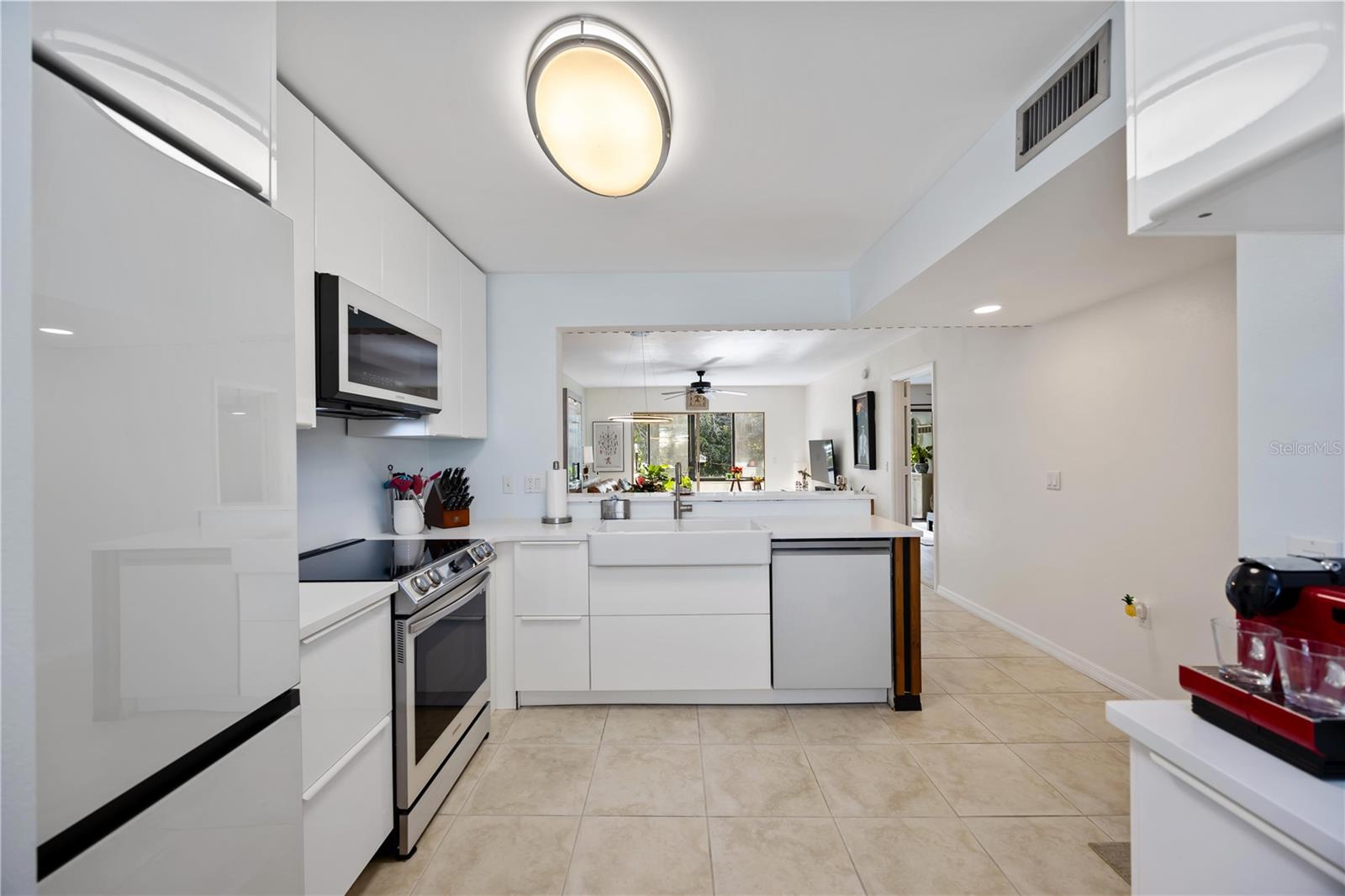 Image 6 of 31 For 320 Timber Lake Drive 320