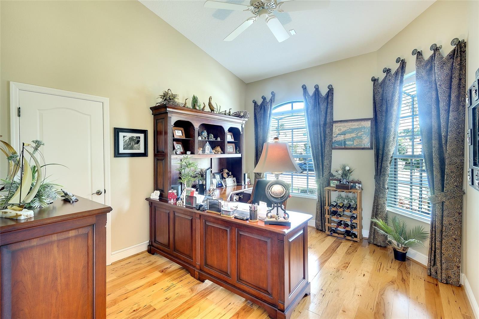 Image 16 of 39 For 11809 Oak Ridge Drive