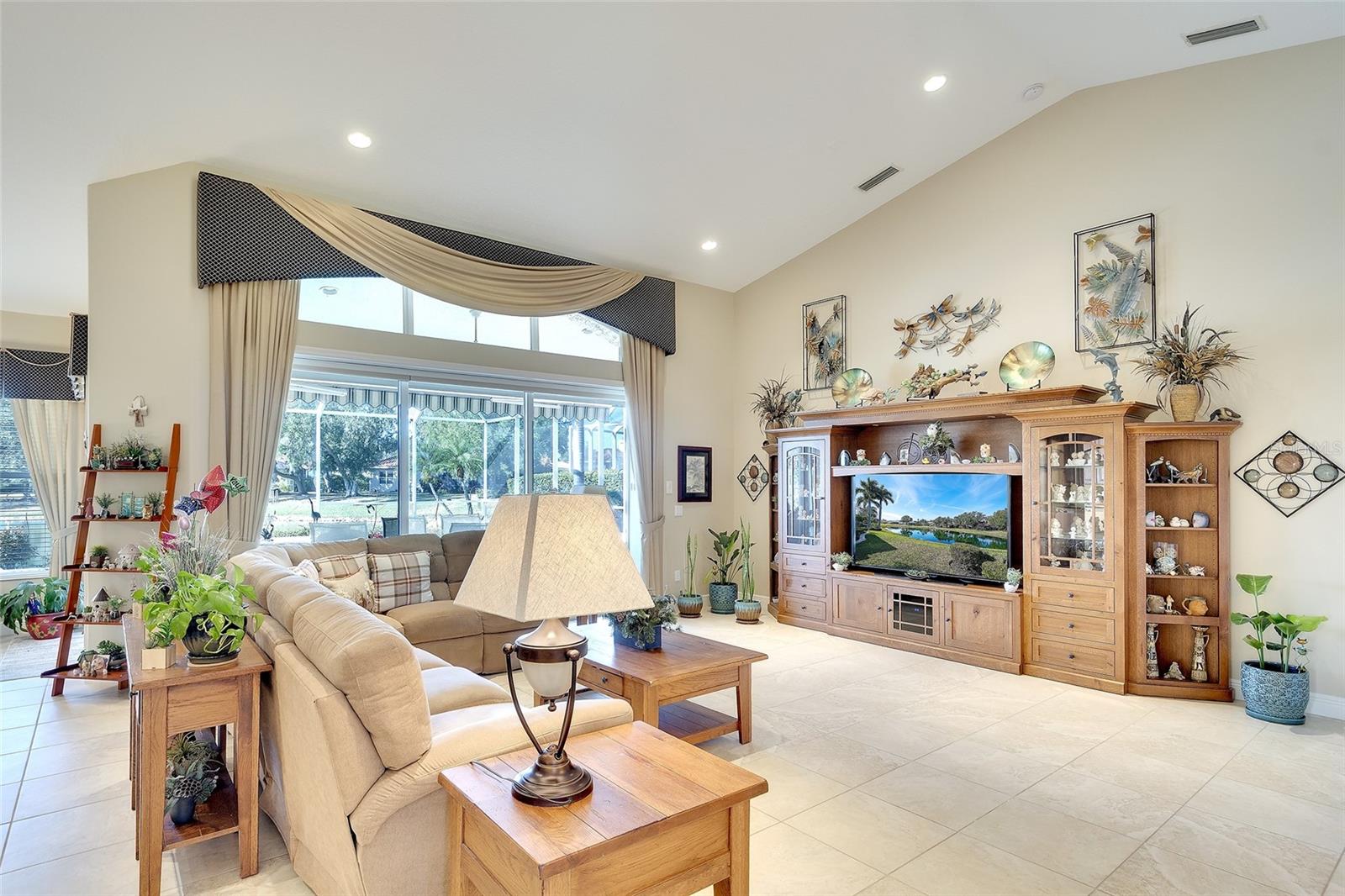 Image 9 of 39 For 11809 Oak Ridge Drive