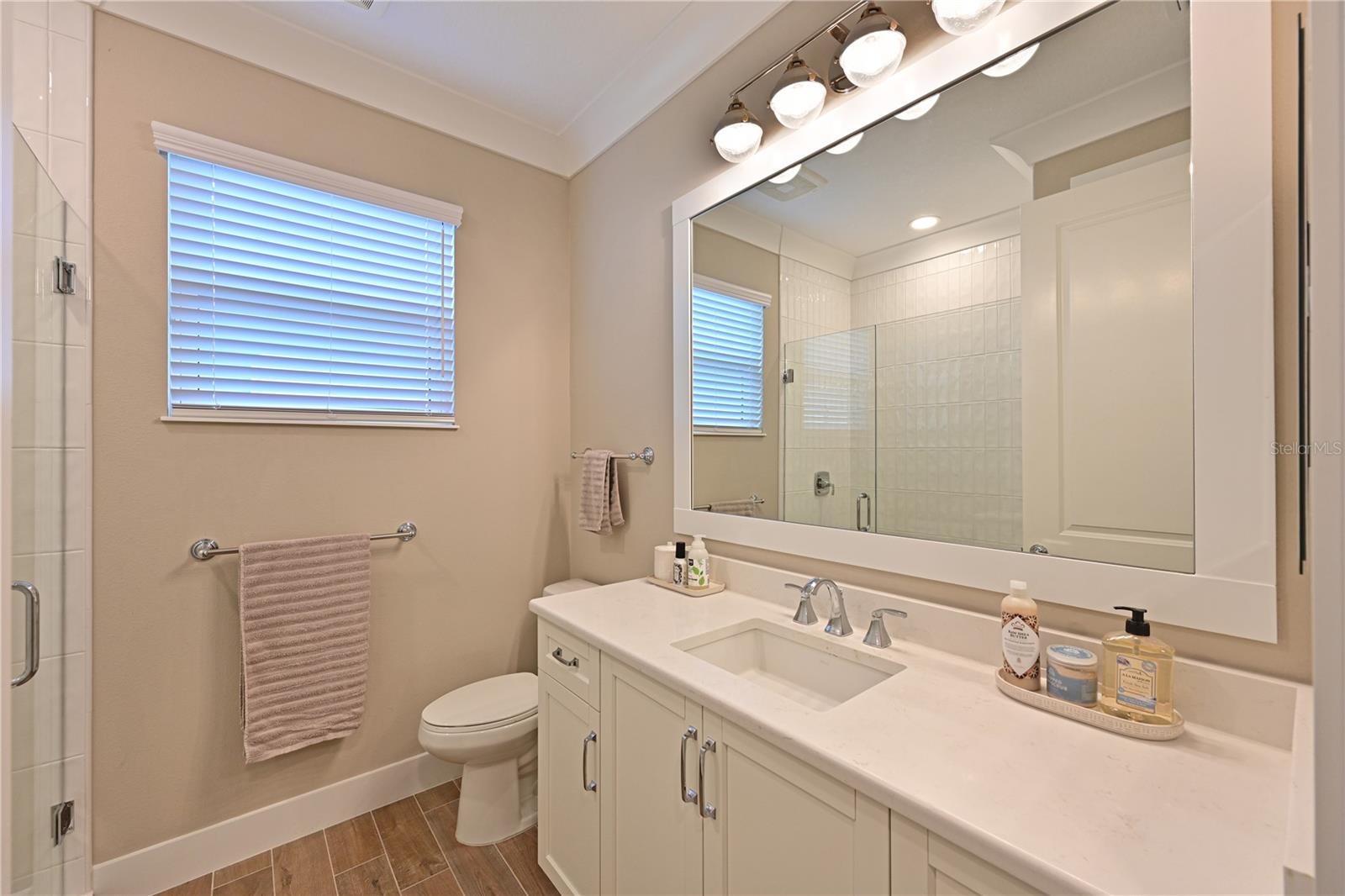 Image 22 of 44 For 8075 Slipway Drive