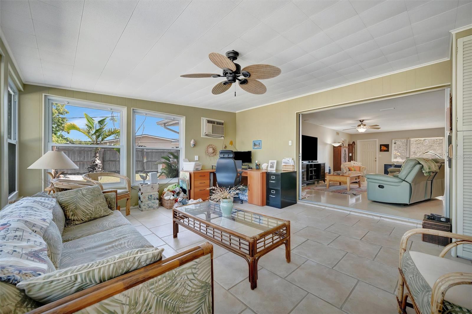 Image 28 of 76 For 5918 8th Avenue Drive W