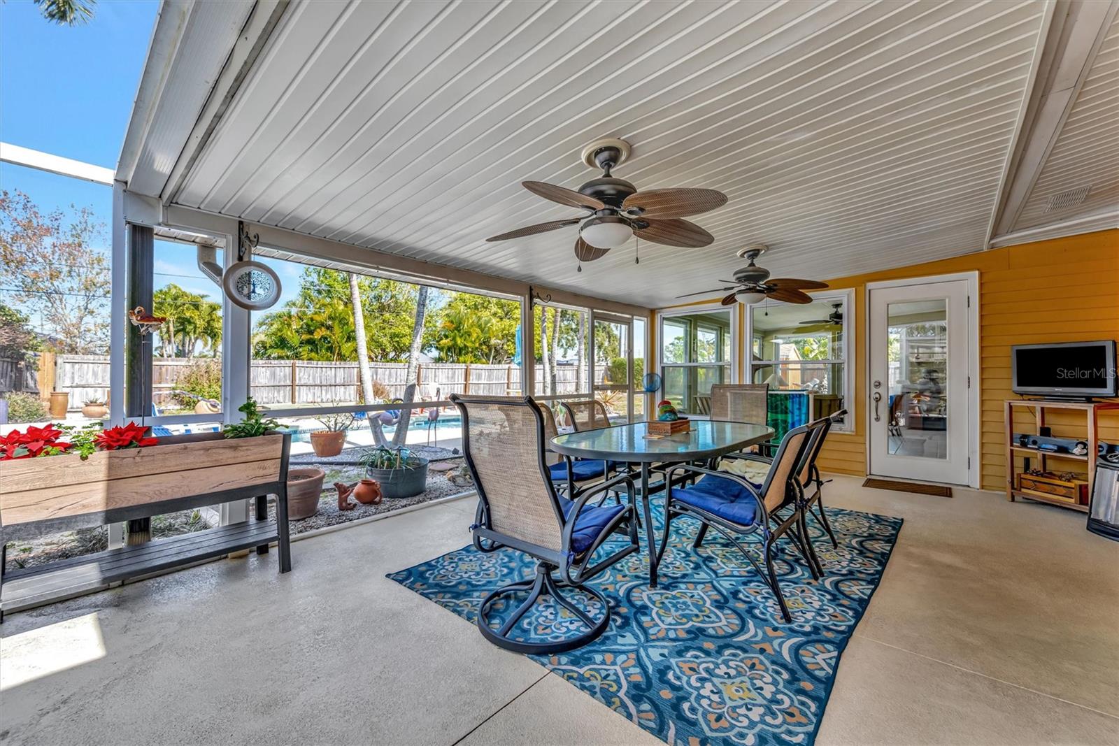 Image 32 of 76 For 5918 8th Avenue Drive W