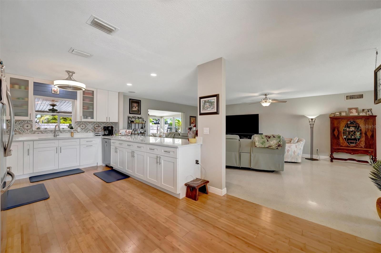 Image 57 of 76 For 5918 8th Avenue Drive W