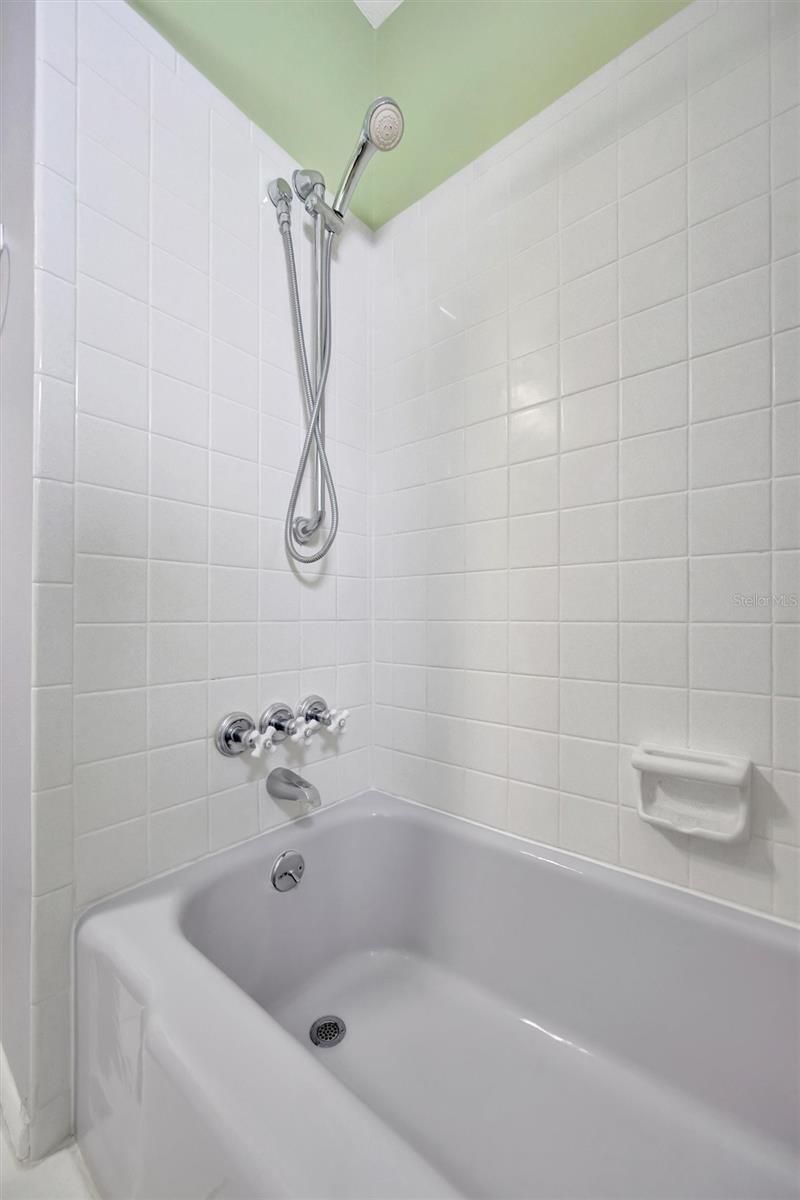 Image 70 of 76 For 5918 8th Avenue Drive W