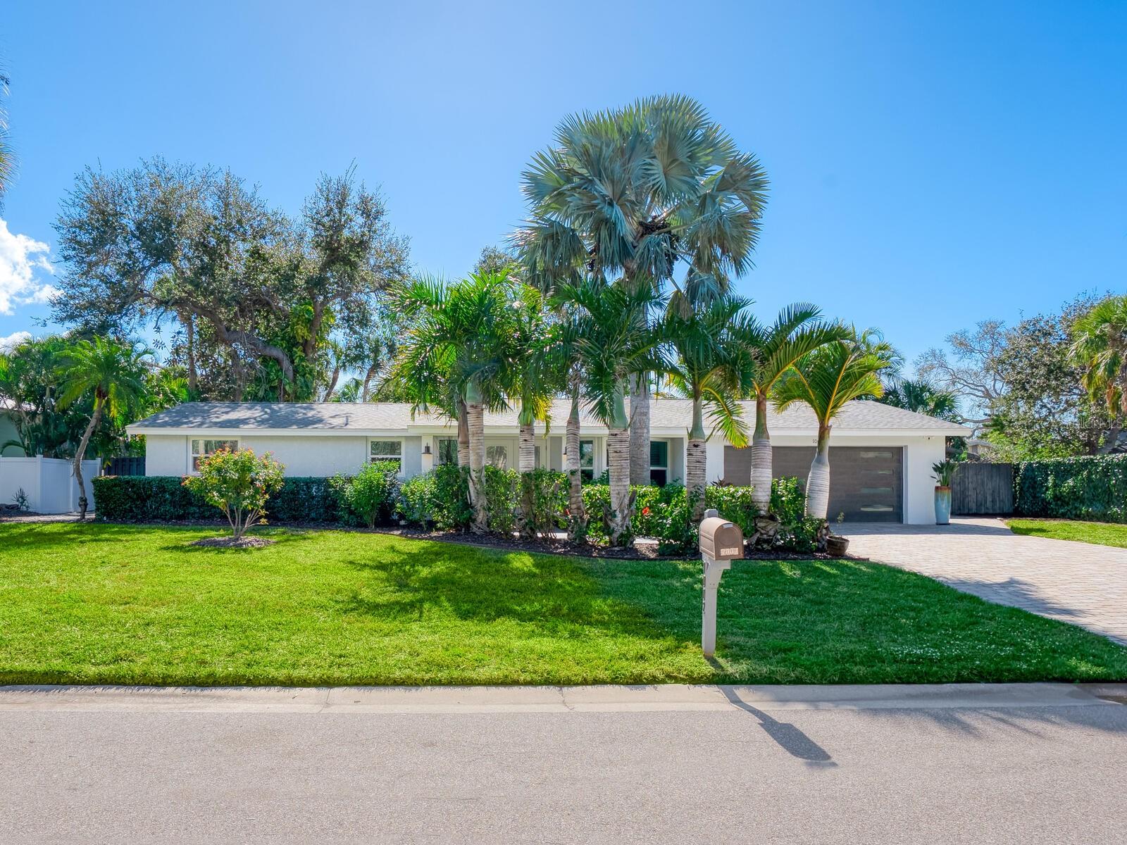 Details for 1002 Glebe Lane, SARASOTA, FL 34242