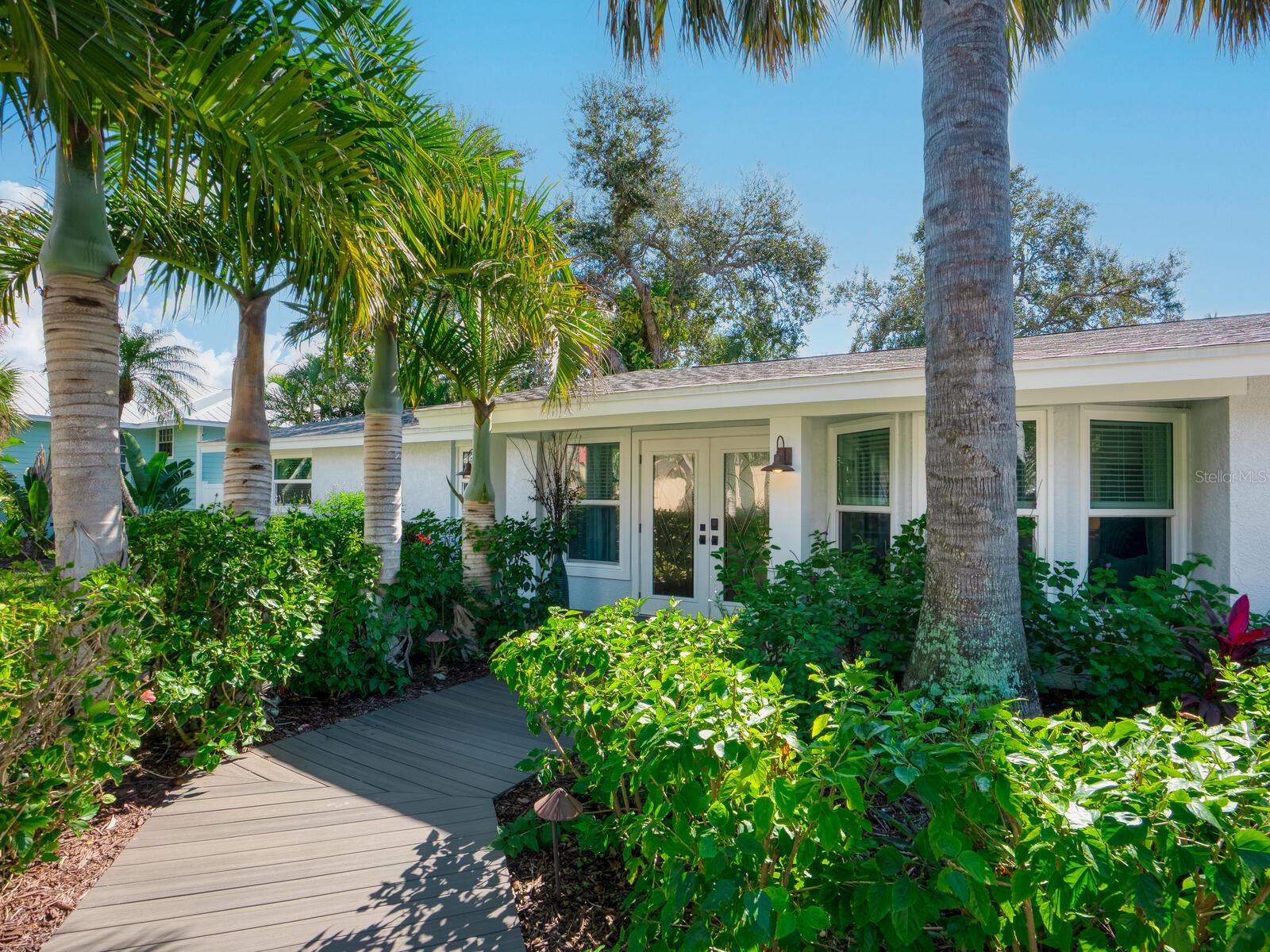 Image 4 of 48 For 1002 Glebe Lane