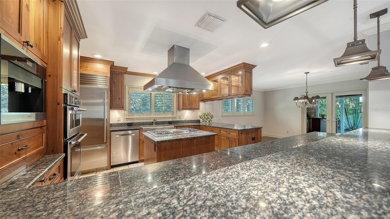 Image 16 of 86 For 1695 Hyde Park Street