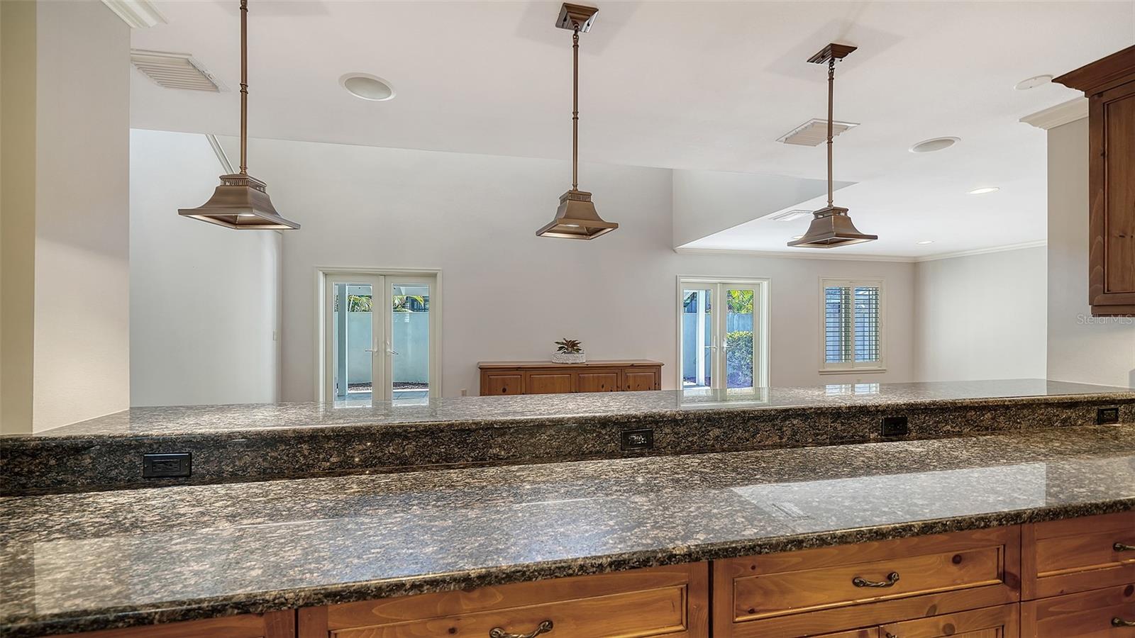 Image 22 of 86 For 1695 Hyde Park Street