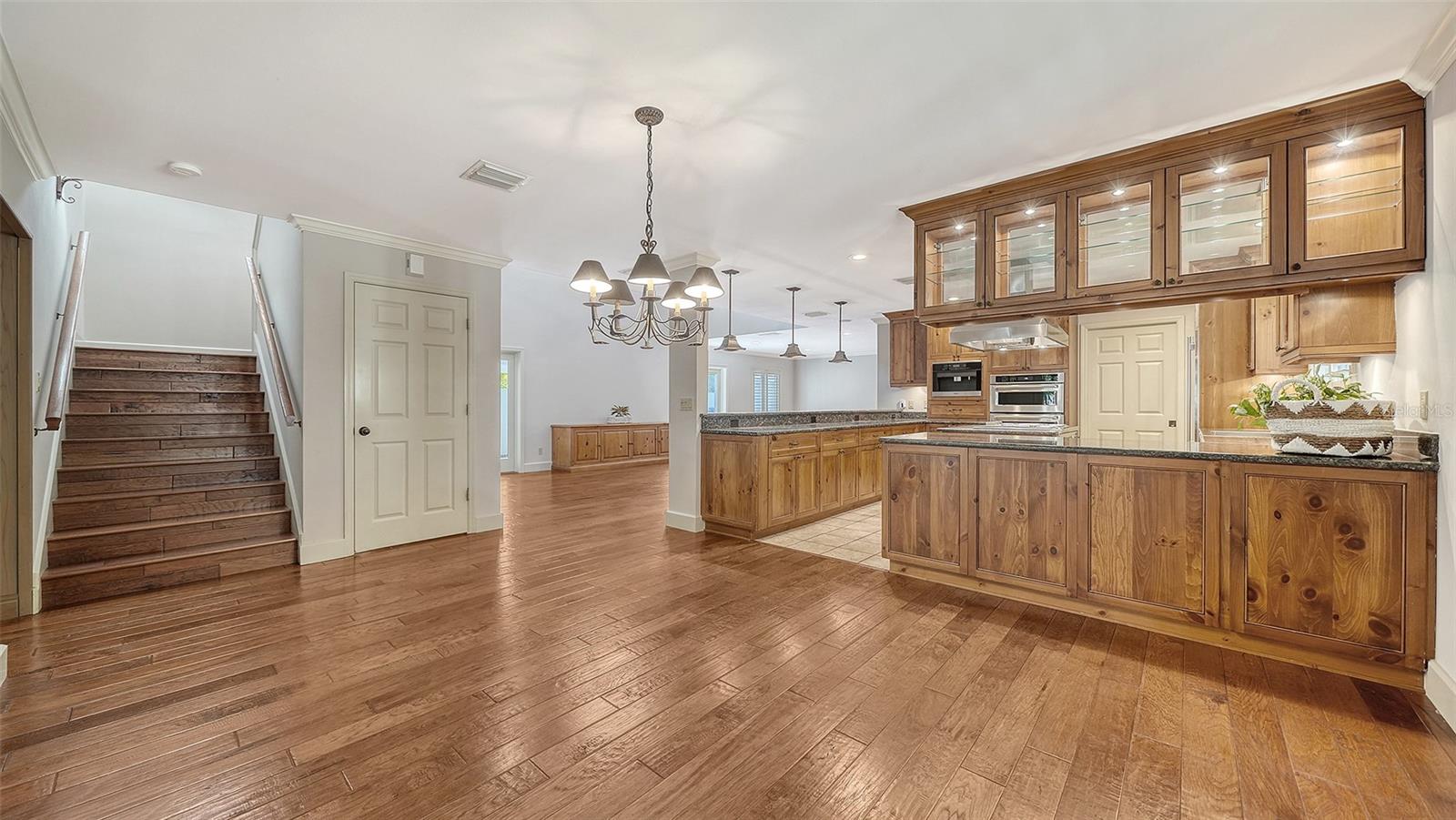 Image 25 of 86 For 1695 Hyde Park Street